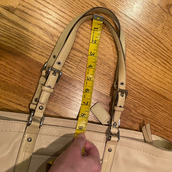 Coach cream colored leather tote bag - Picture 13 of 17